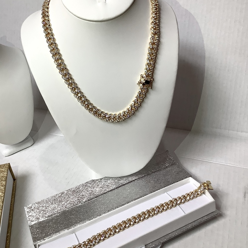 Stainless steel yg finish chain and bracelet set